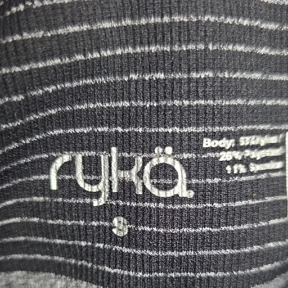 Ryka Seamless Ombre High-Waisted Crop Leggings | Blue | Small - Picture 3 of 9